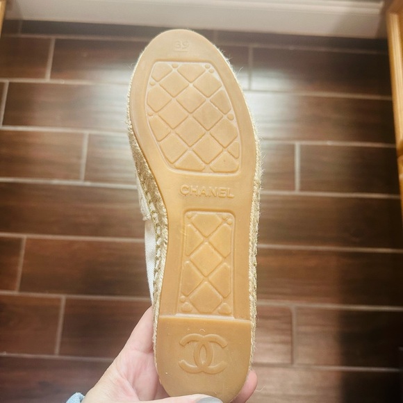 CHANEL Ivory Quilted Logo Espadrilles Size 39 - Picture 11 of 11